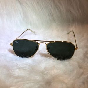 Kids polarized ray ban sunglasses (comes w case)